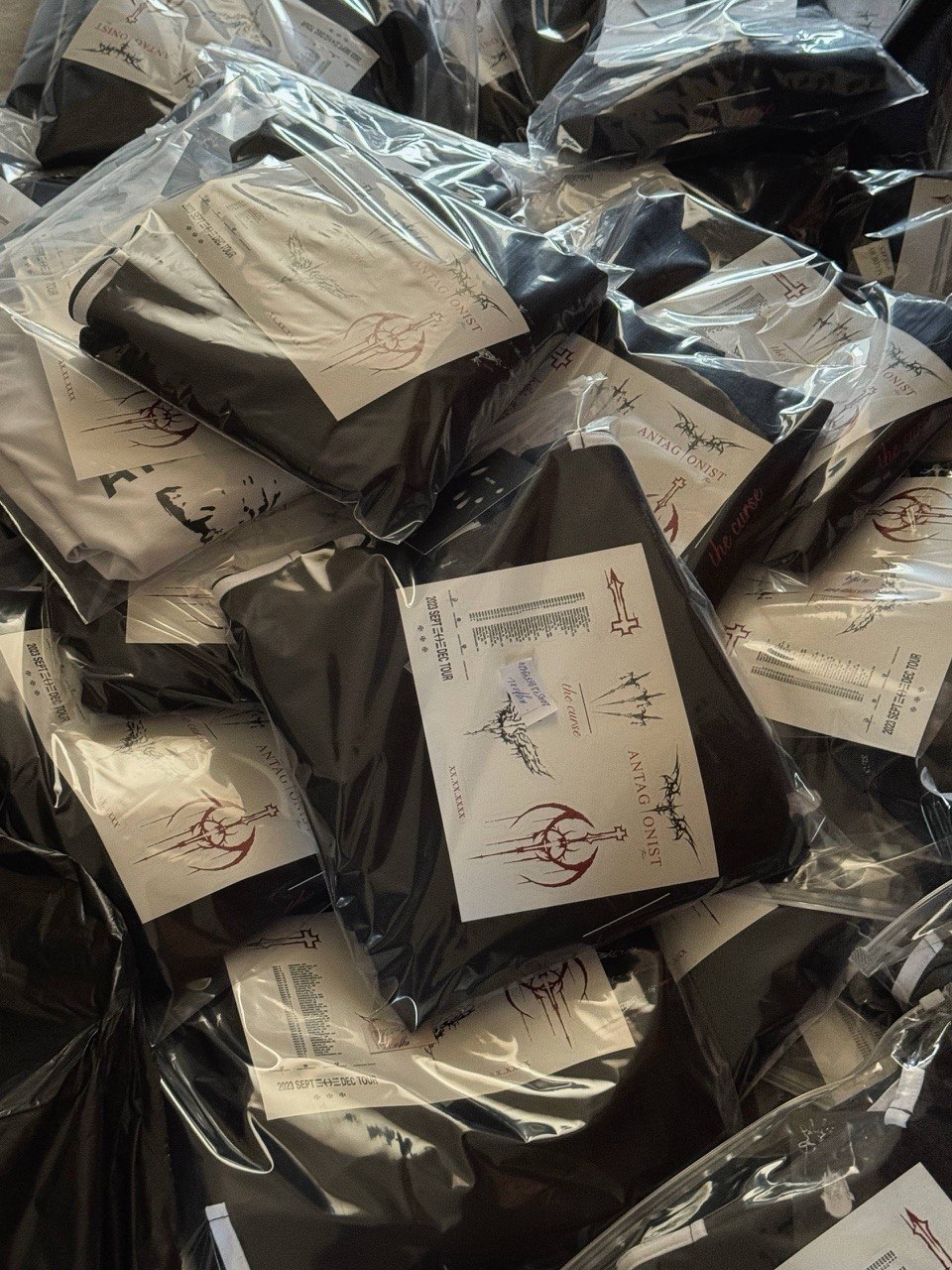TADOW STORE orders & fulfilment